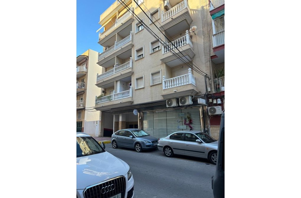 Resale - Apartment - Torrevieja - Estacion de autobuses