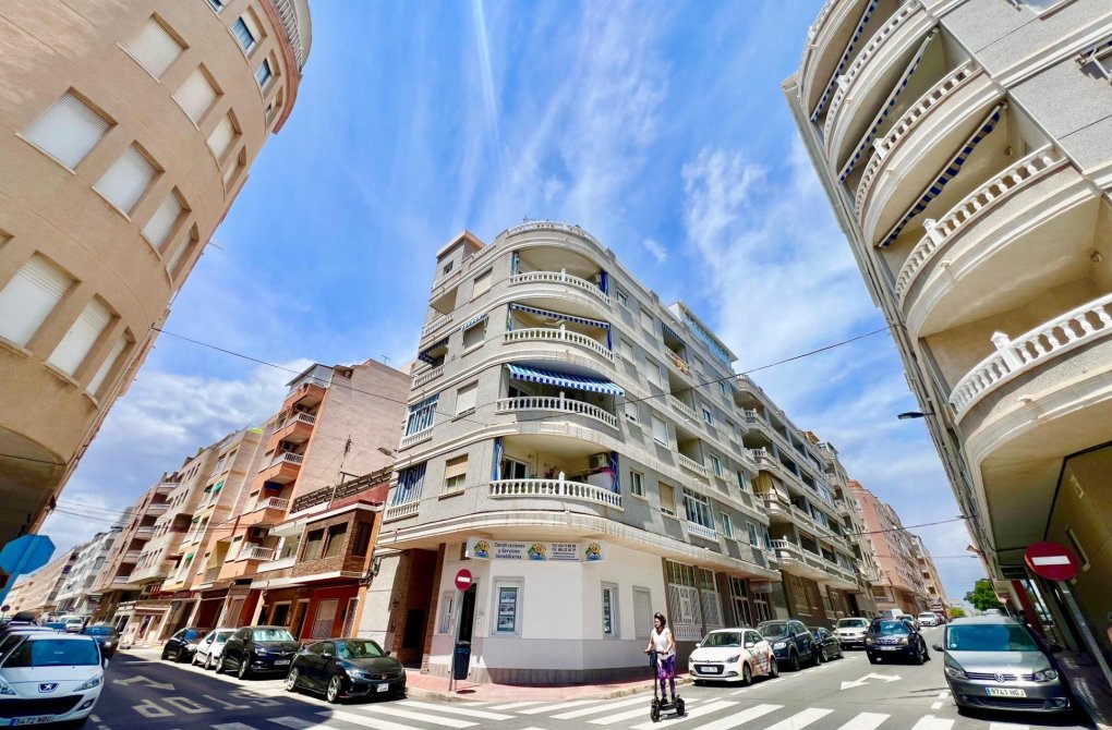 Resale - Apartment - Torrevieja - Habaneras