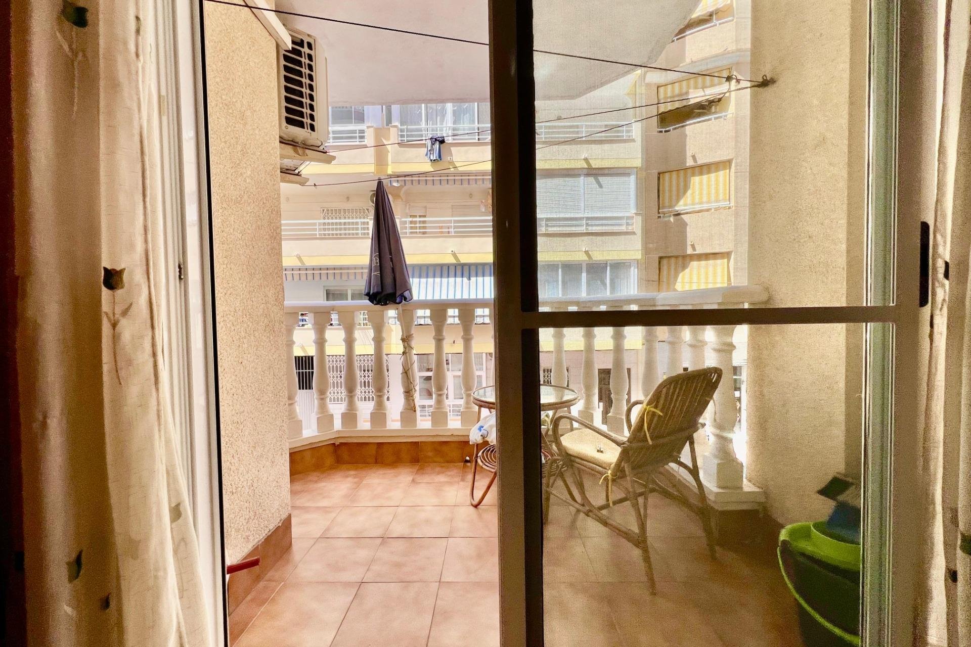 Resale - Apartment - Torrevieja - Habaneras