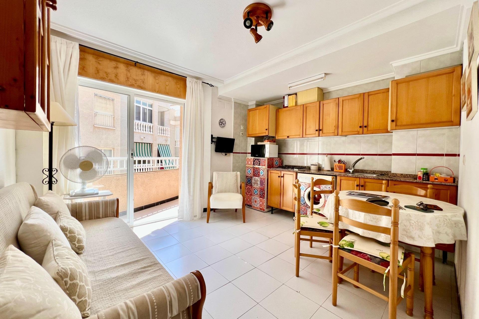 Resale - Apartment - Torrevieja - Habaneras