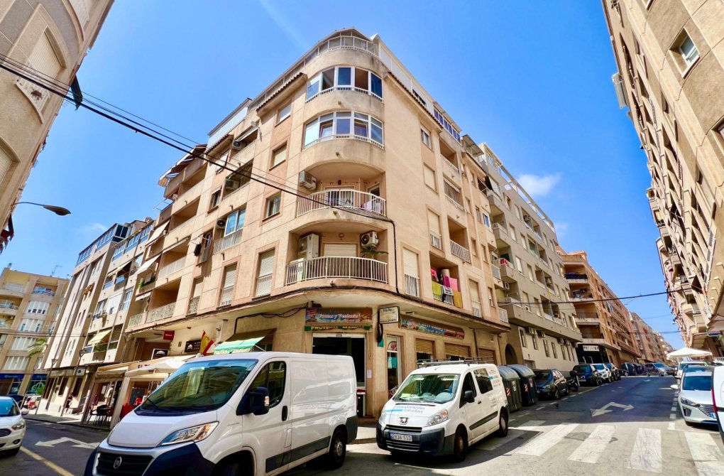 Resale - Apartment - Torrevieja - Habaneras