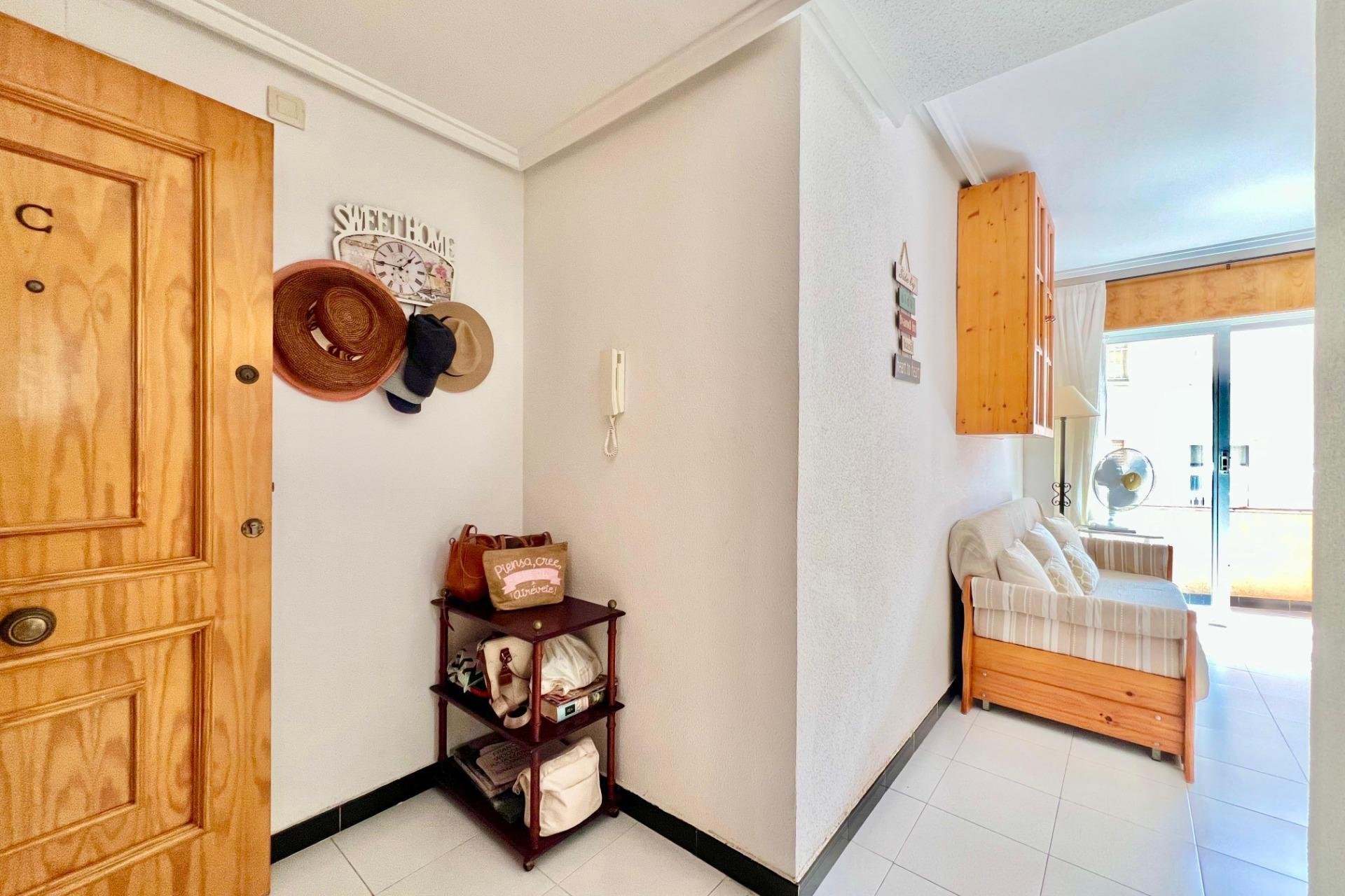 Resale - Apartment - Torrevieja - Habaneras