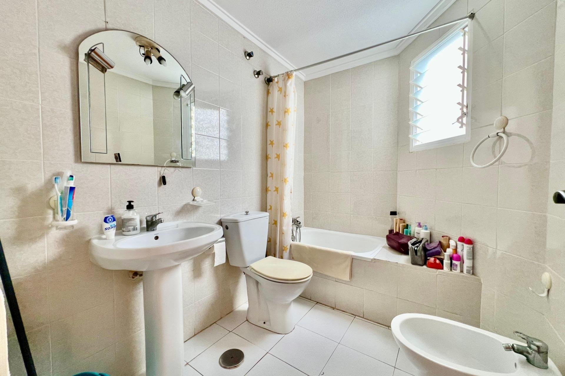 Resale - Apartment - Torrevieja - Habaneras