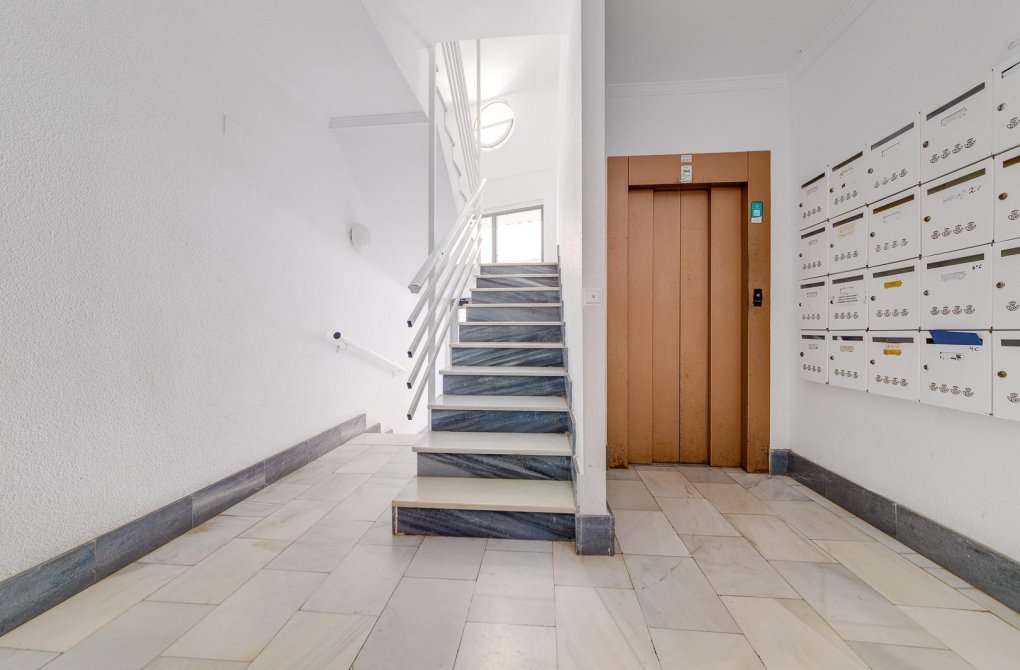 Resale - Apartment - Torrevieja - Habaneras