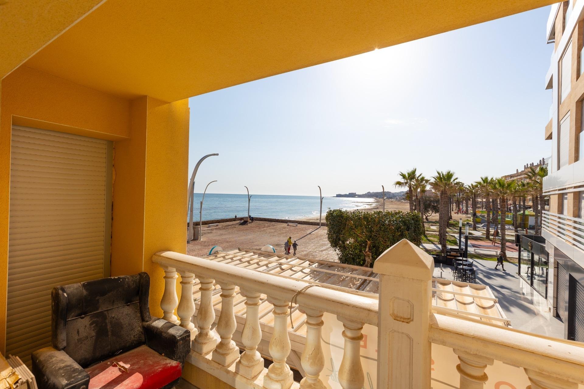 Resale - Apartment - Torrevieja - La Mata pueblo