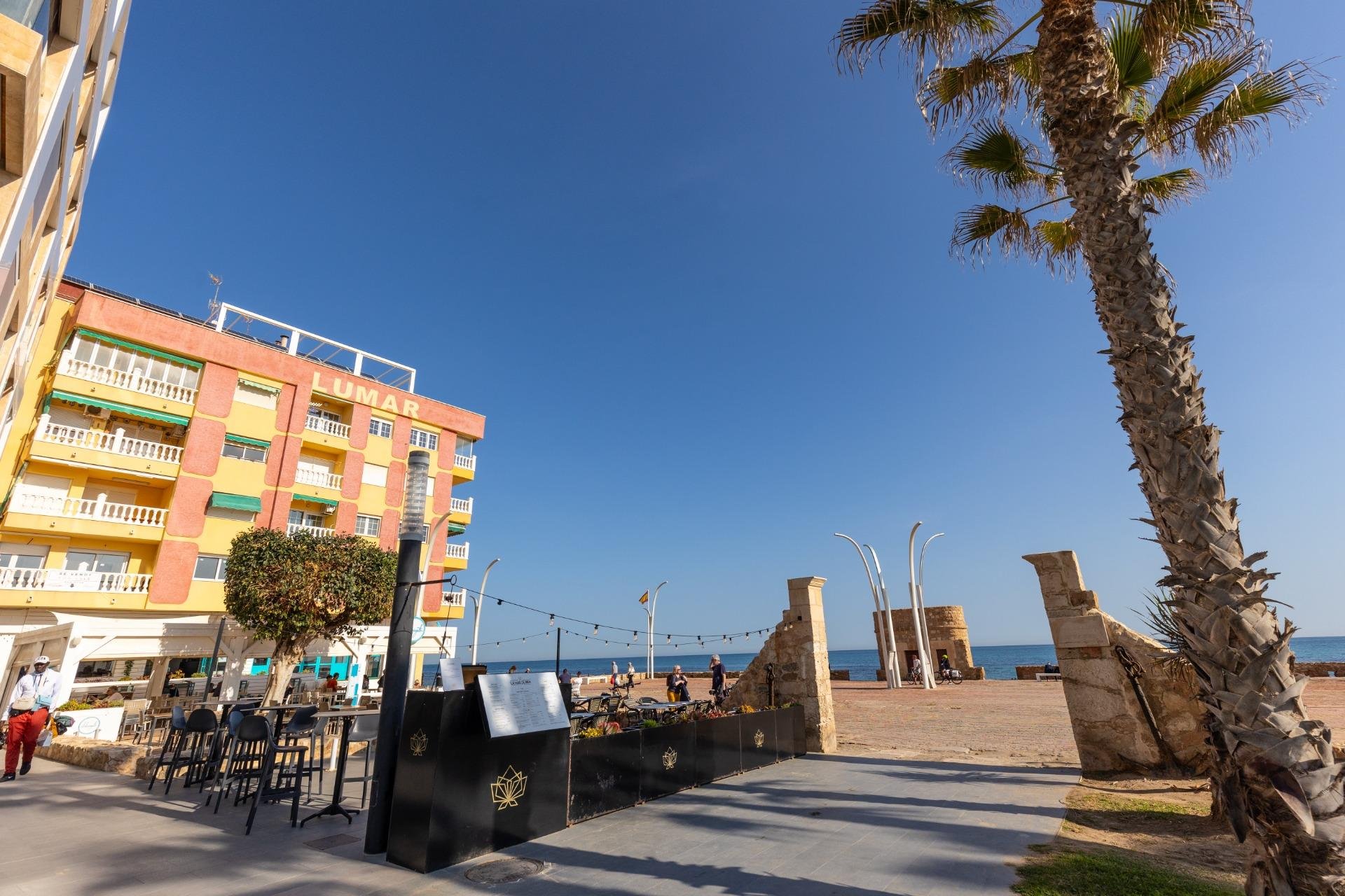 Resale - Apartment - Torrevieja - La Mata pueblo