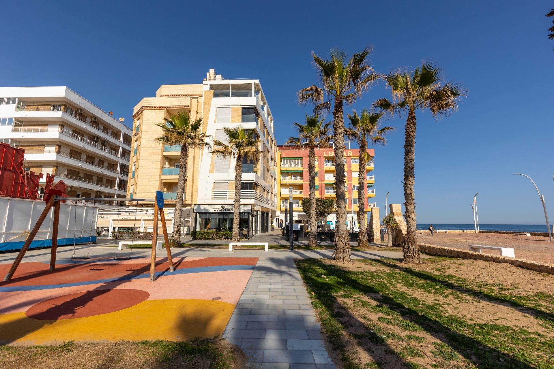 Resale - Apartment - Torrevieja - La Mata pueblo