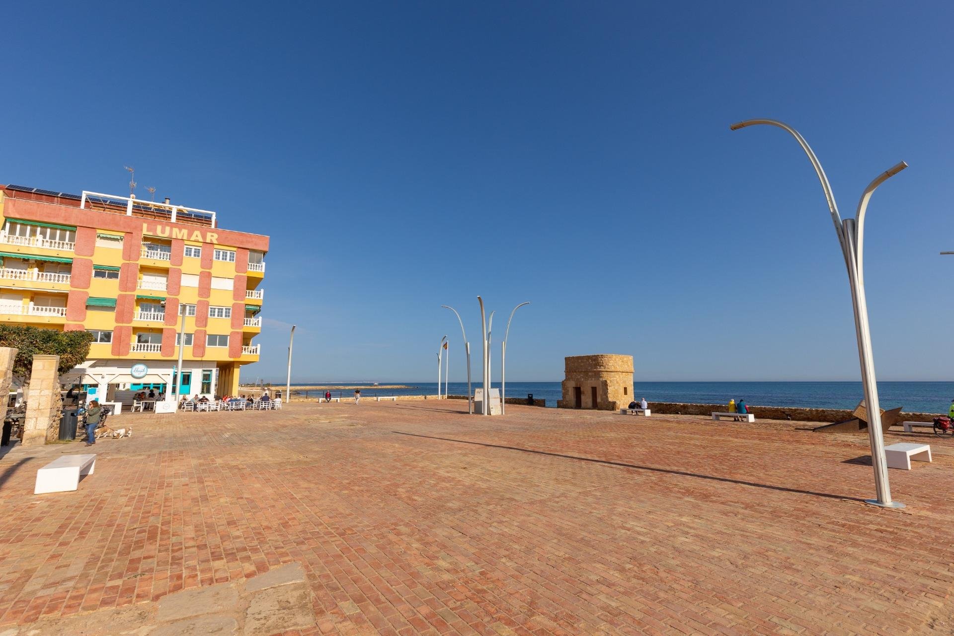 Resale - Apartment - Torrevieja - La Mata pueblo