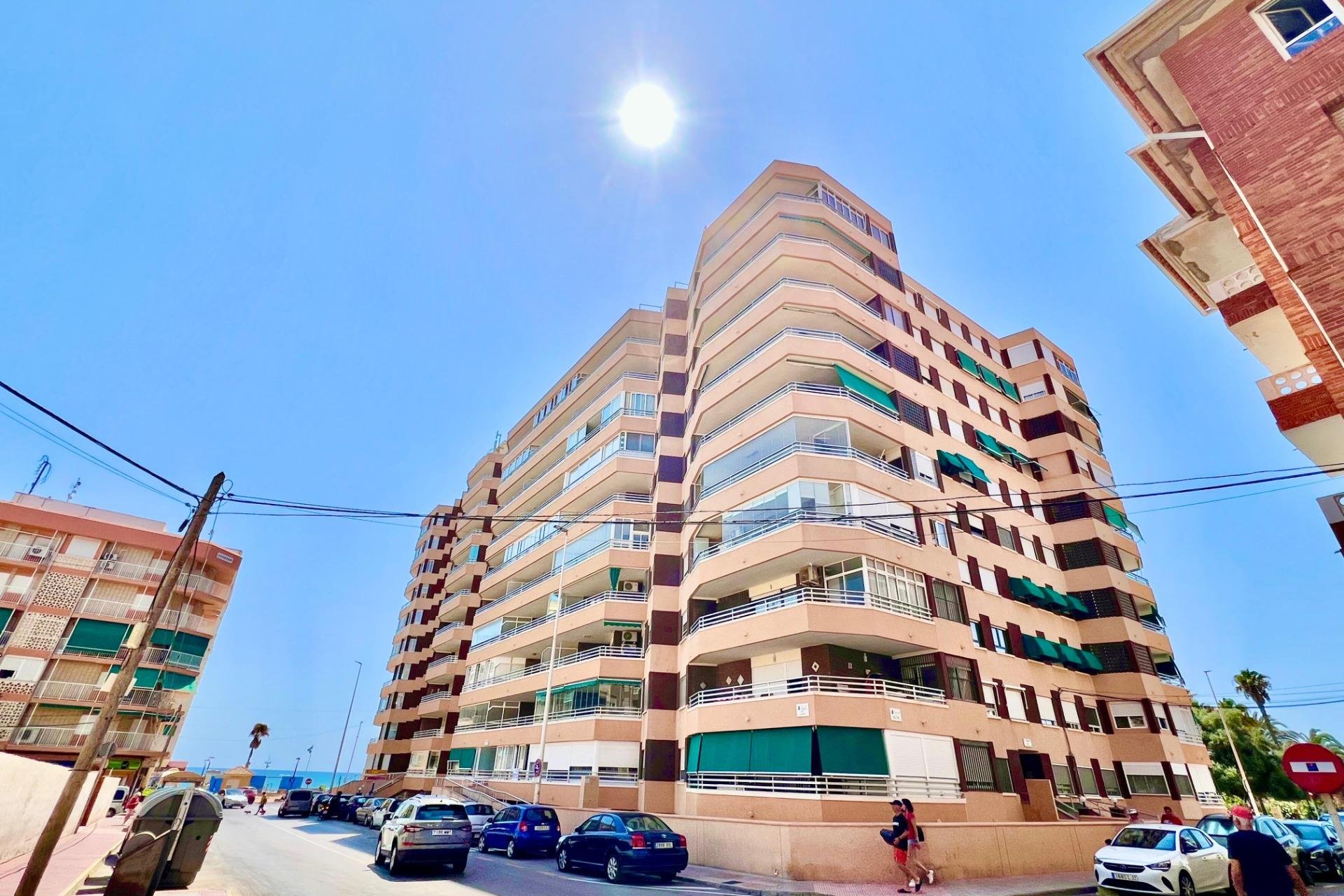Resale - Apartment - Torrevieja - La Mata
