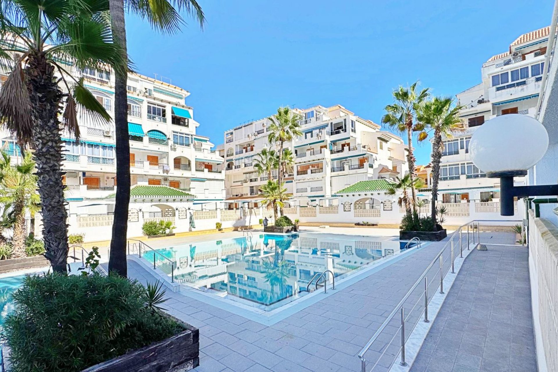 Resale - Apartment - Torrevieja - La Mata
