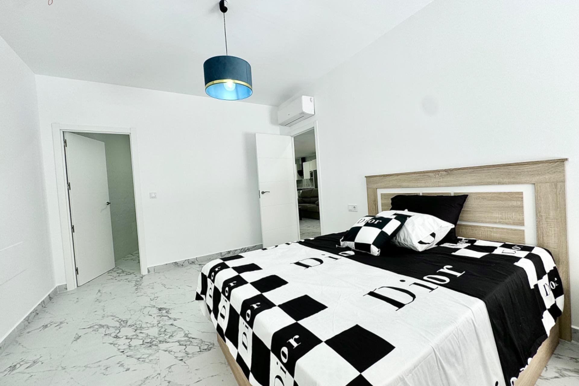 Resale - Apartment - Torrevieja - La Mata