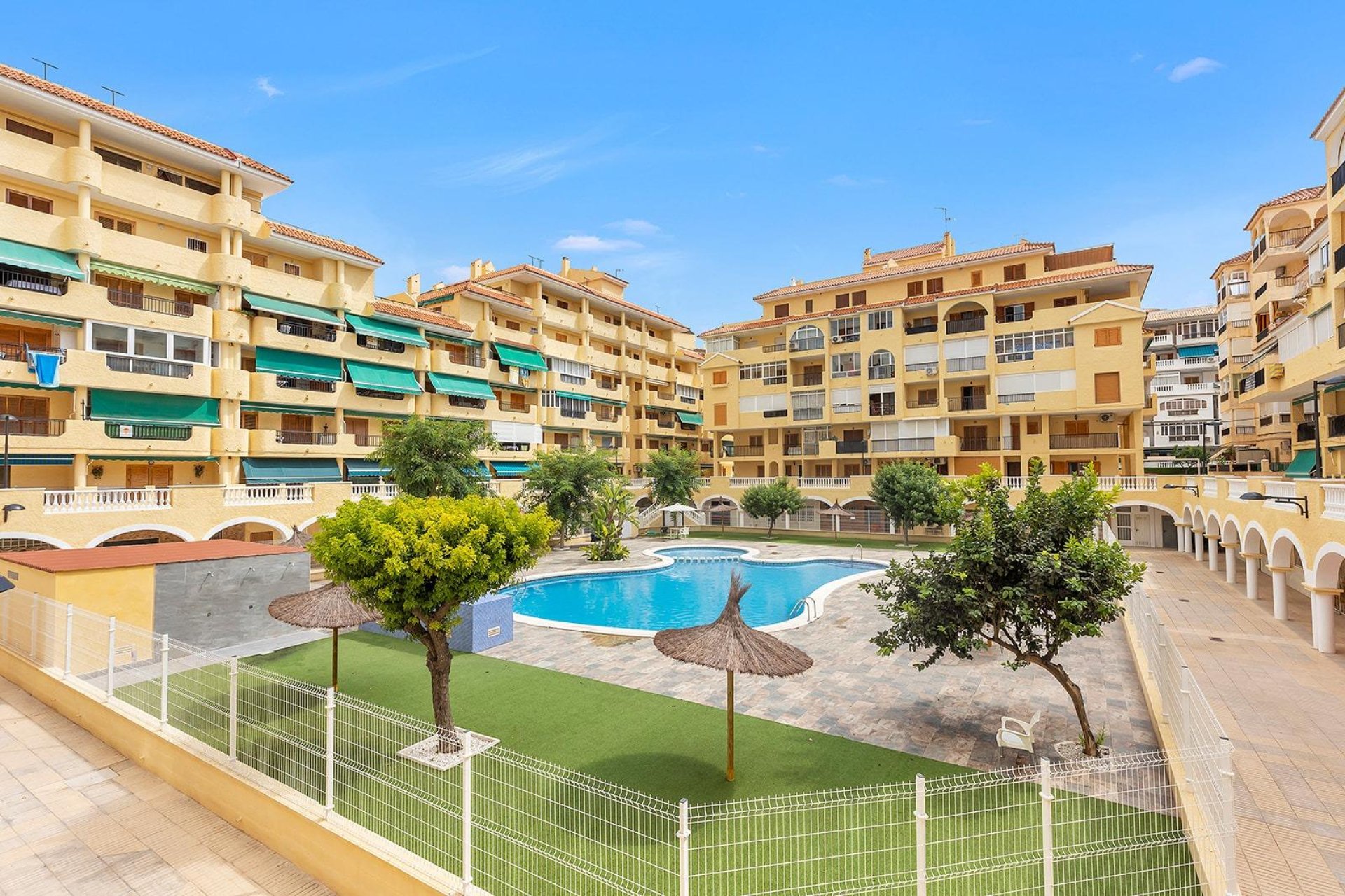 Resale - Apartment - Torrevieja - La Mata