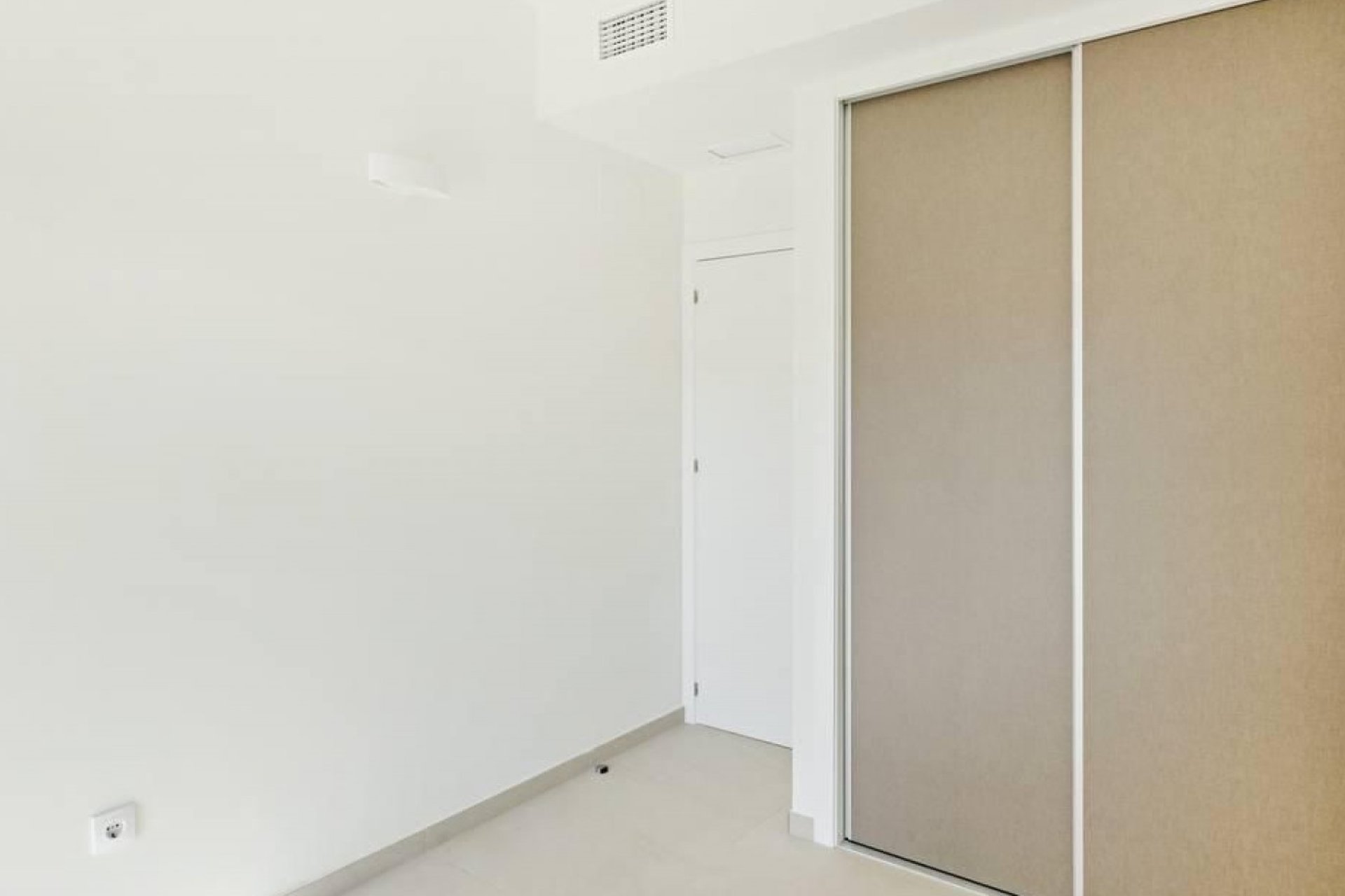 Resale - Apartment - Torrevieja - La Veleta