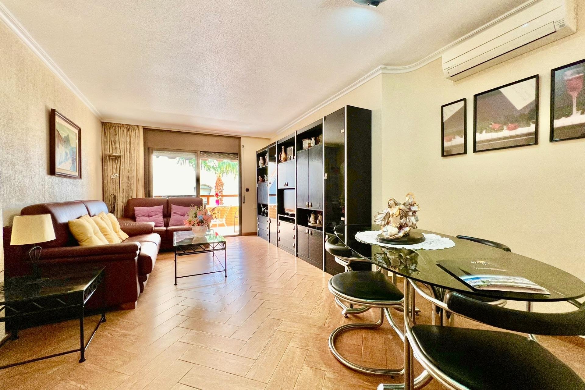 Resale - Apartment - Torrevieja - Las Piscinas Naturales