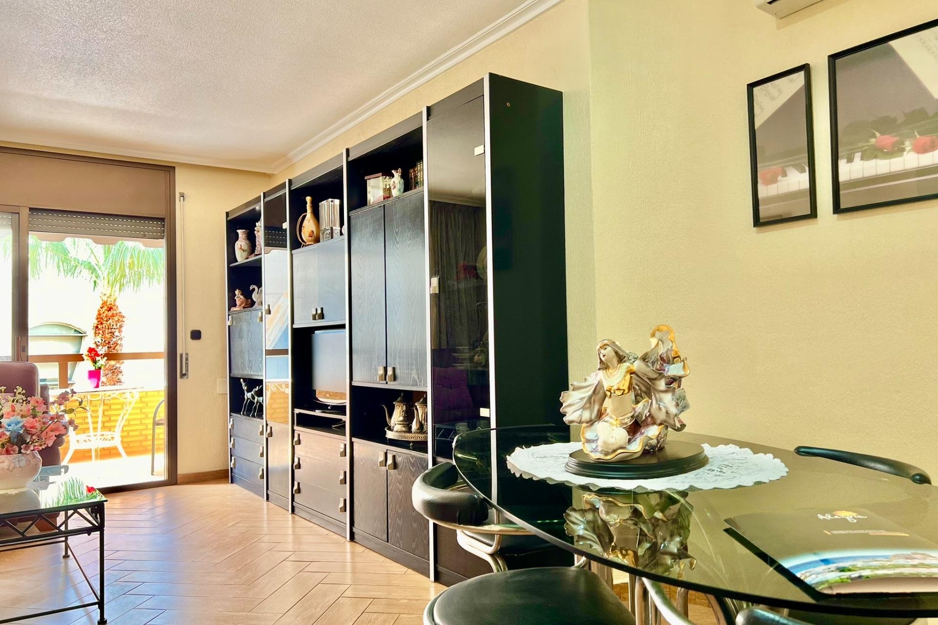 Resale - Apartment - Torrevieja - Las Piscinas Naturales