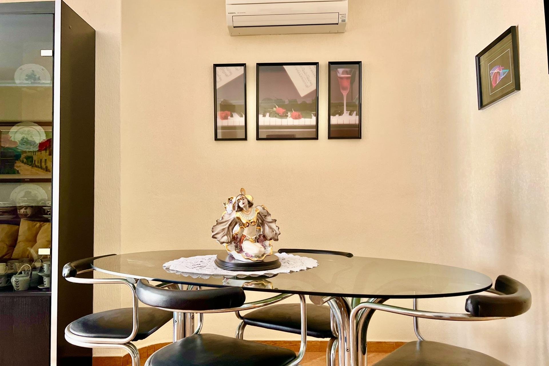 Resale - Apartment - Torrevieja - Las Piscinas Naturales