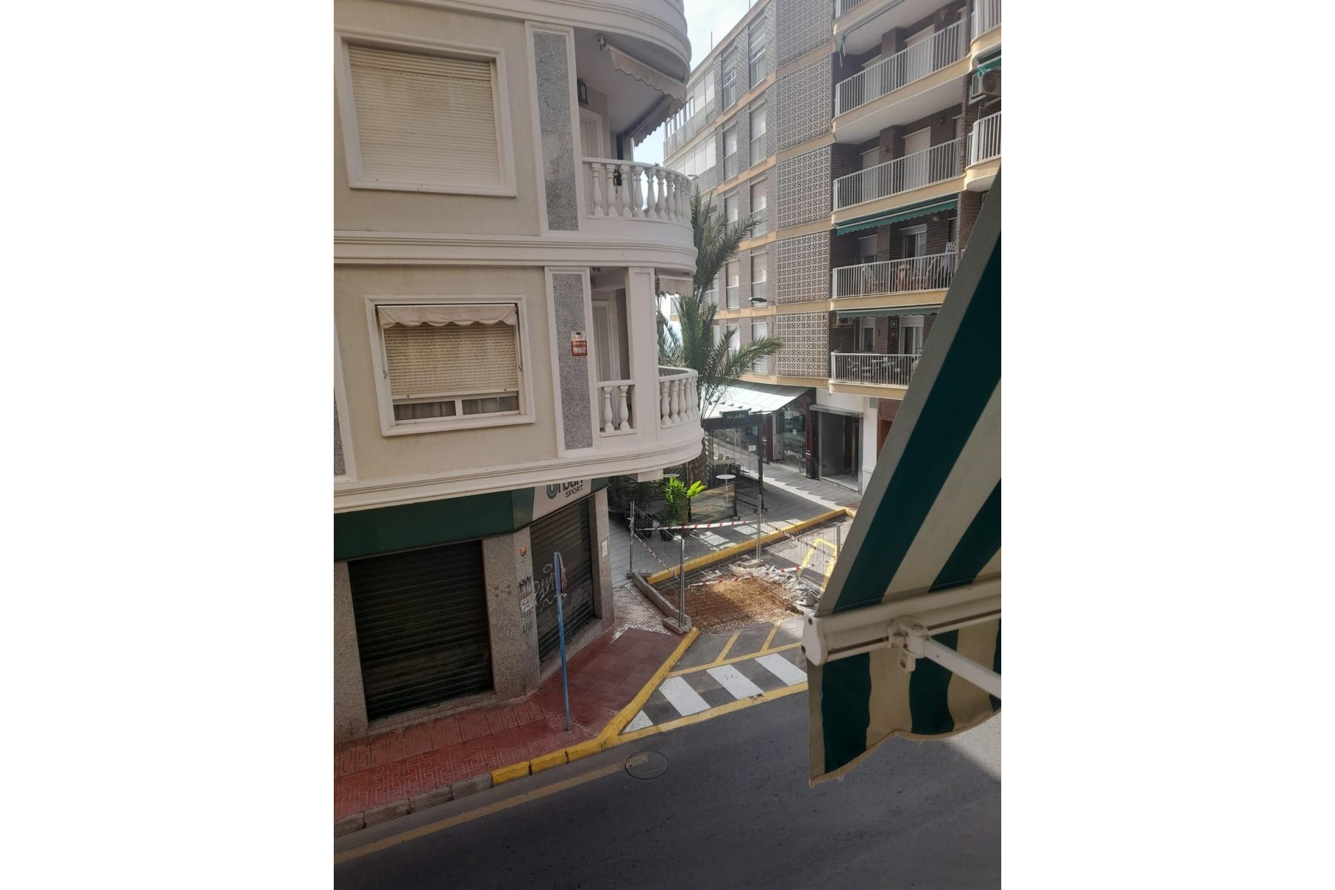 Resale - Apartment - Torrevieja - Las Piscinas Naturales