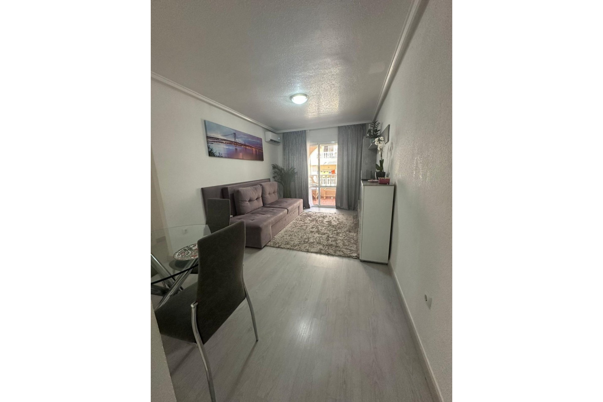 Resale - Apartment - Torrevieja - Parque de las Naciones
