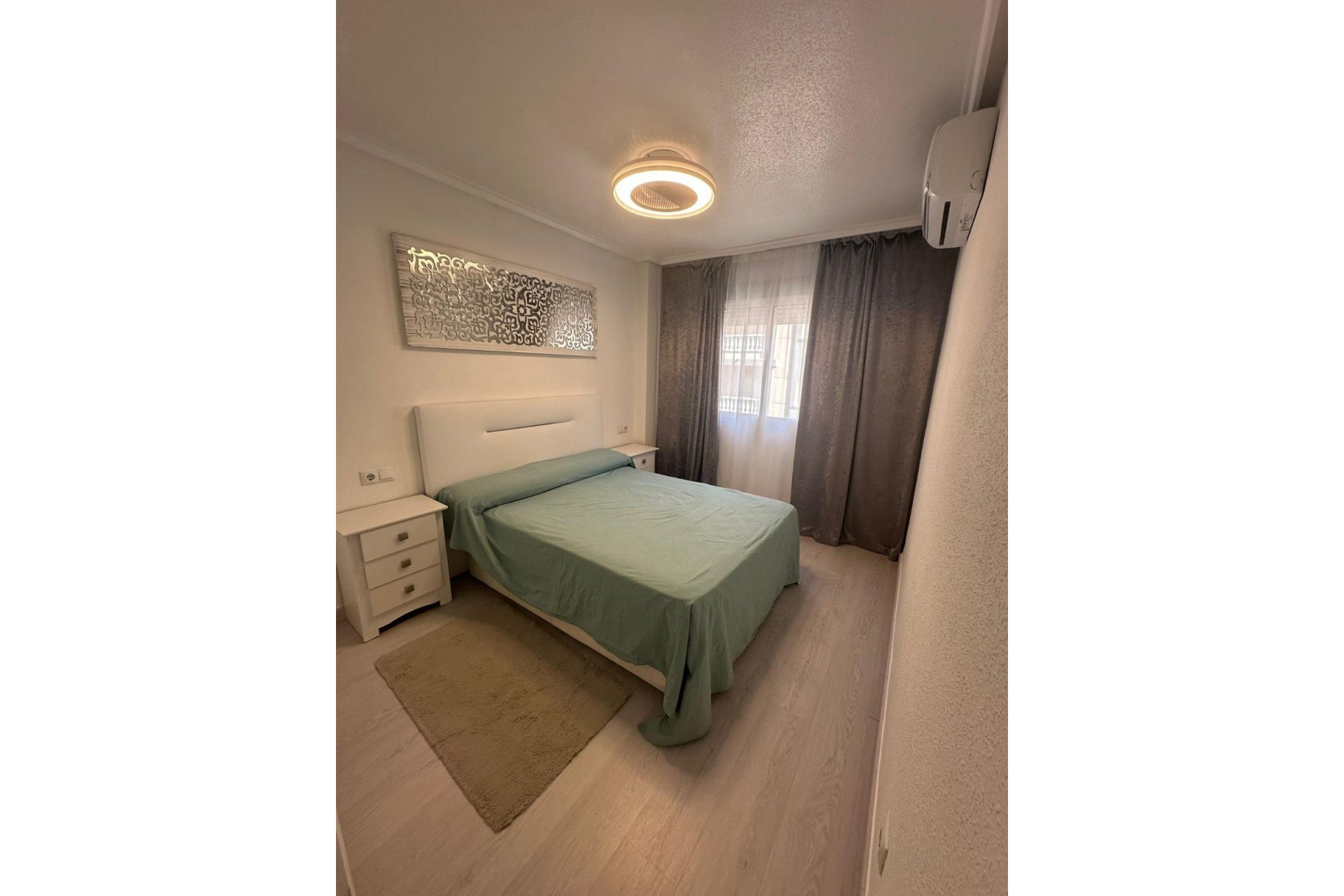 Resale - Apartment - Torrevieja - Parque de las Naciones