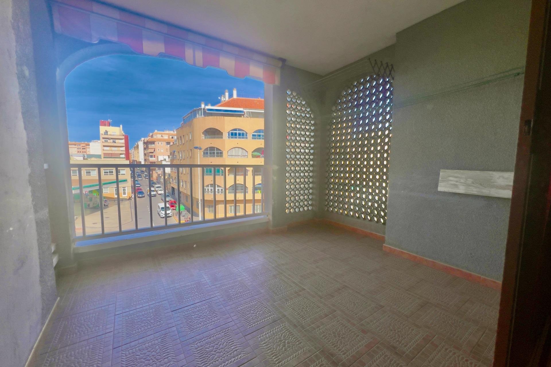 Resale - Apartment - Torrevieja - Parque las naciones