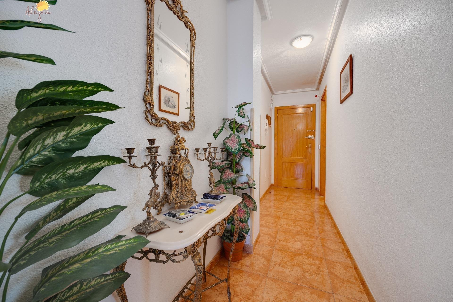 Resale - Apartment - Torrevieja - Parque las naciones