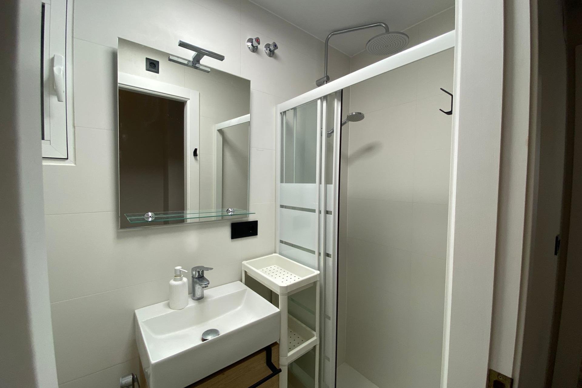 Resale - Apartment - Torrevieja - Paseo maritimo