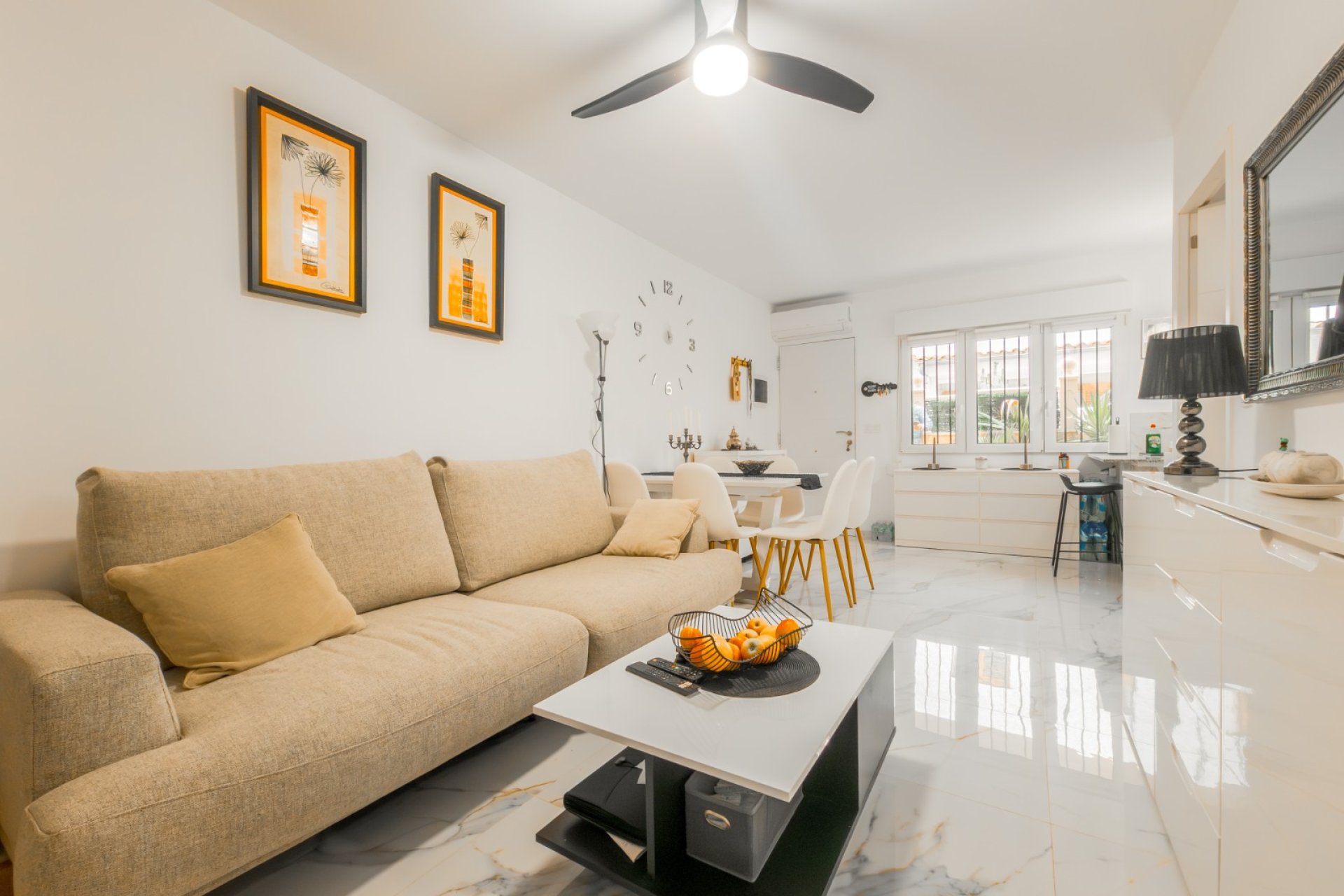 Resale - Apartment - Torrevieja - Playa de la mata