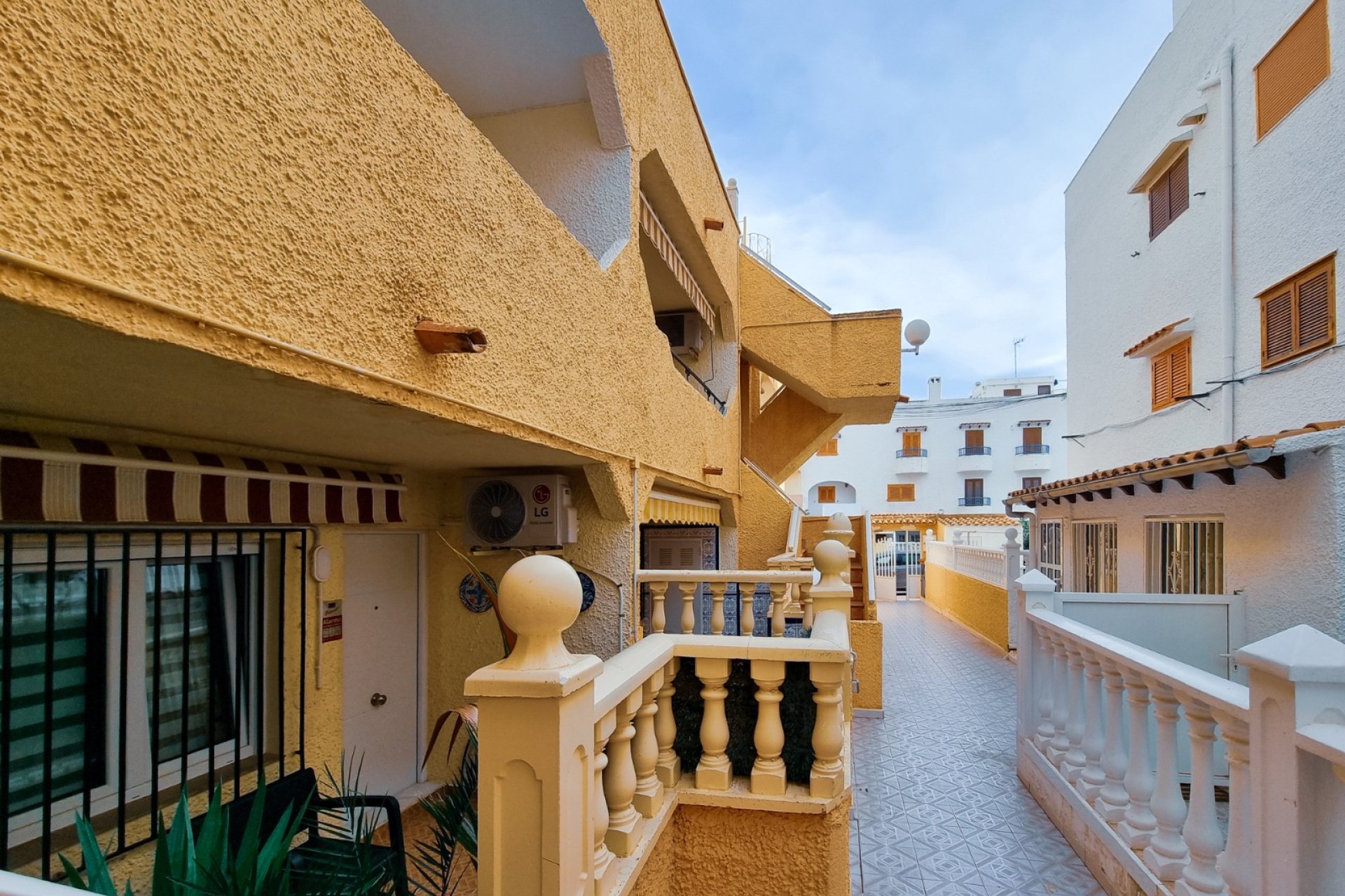 Resale - Apartment - Torrevieja - Playa de la mata