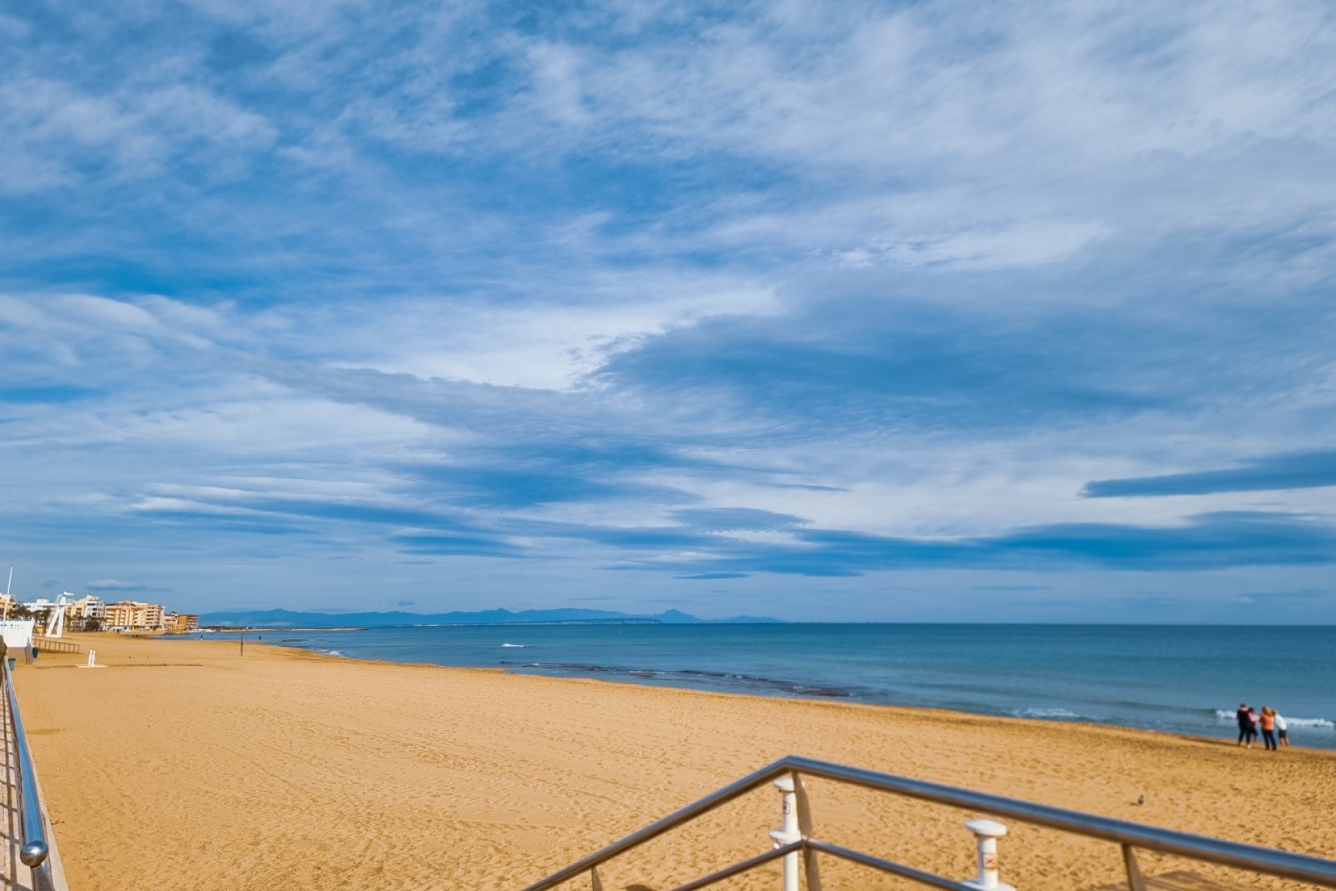 Resale - Apartment - Torrevieja - Playa de la mata