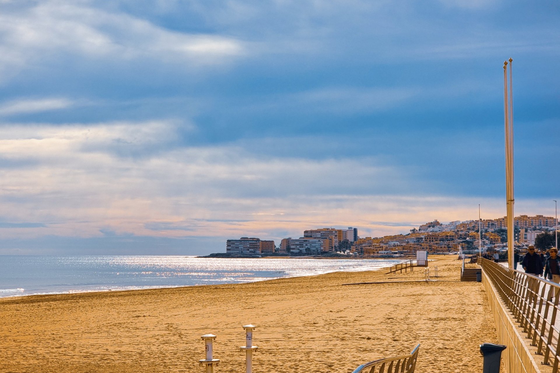 Resale - Apartment - Torrevieja - Playa de la mata