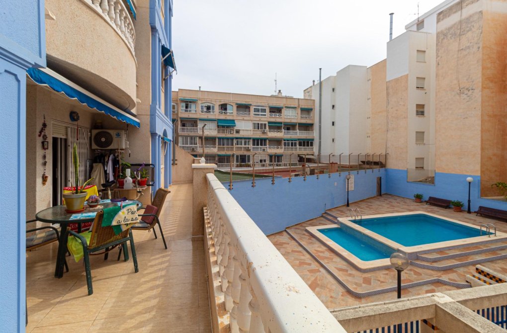 Resale - Apartment - Torrevieja - Playa de los locos