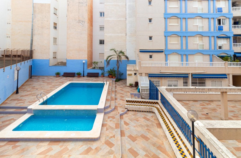 Resale - Apartment - Torrevieja - Playa de los locos