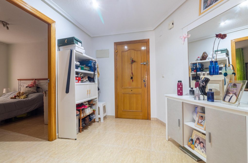 Resale - Apartment - Torrevieja - Playa de los locos