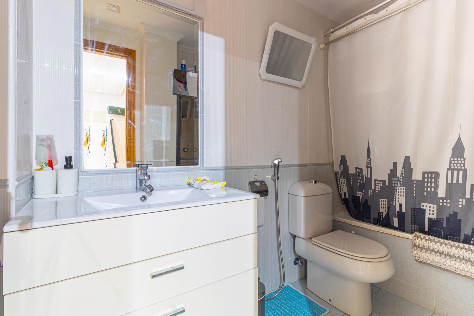 Resale - Apartment - Torrevieja - Playa de los locos