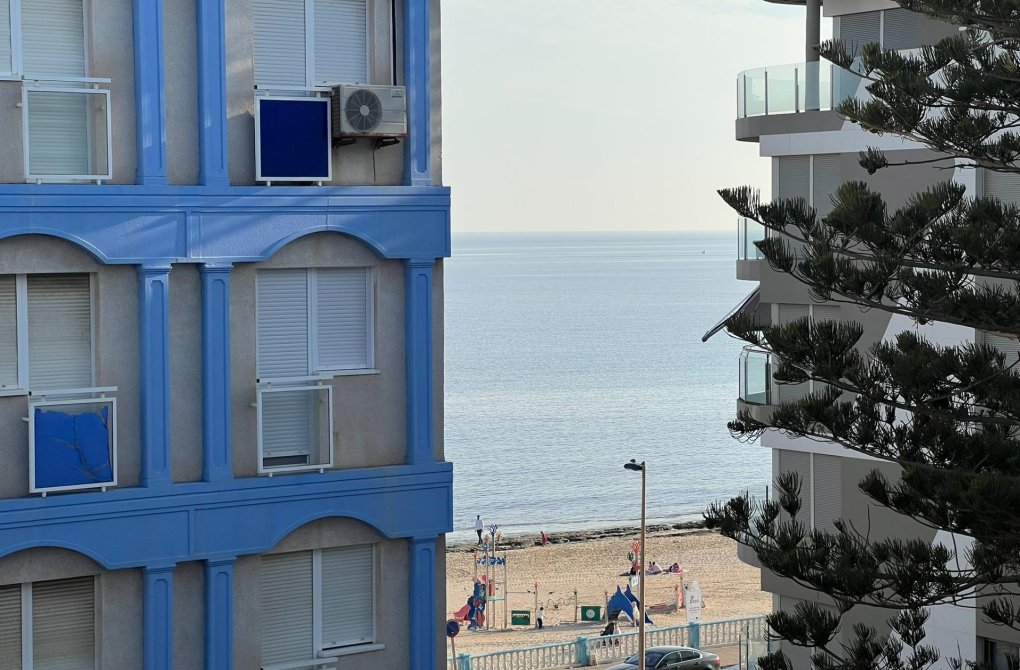Resale - Apartment - Torrevieja - Playa de los locos
