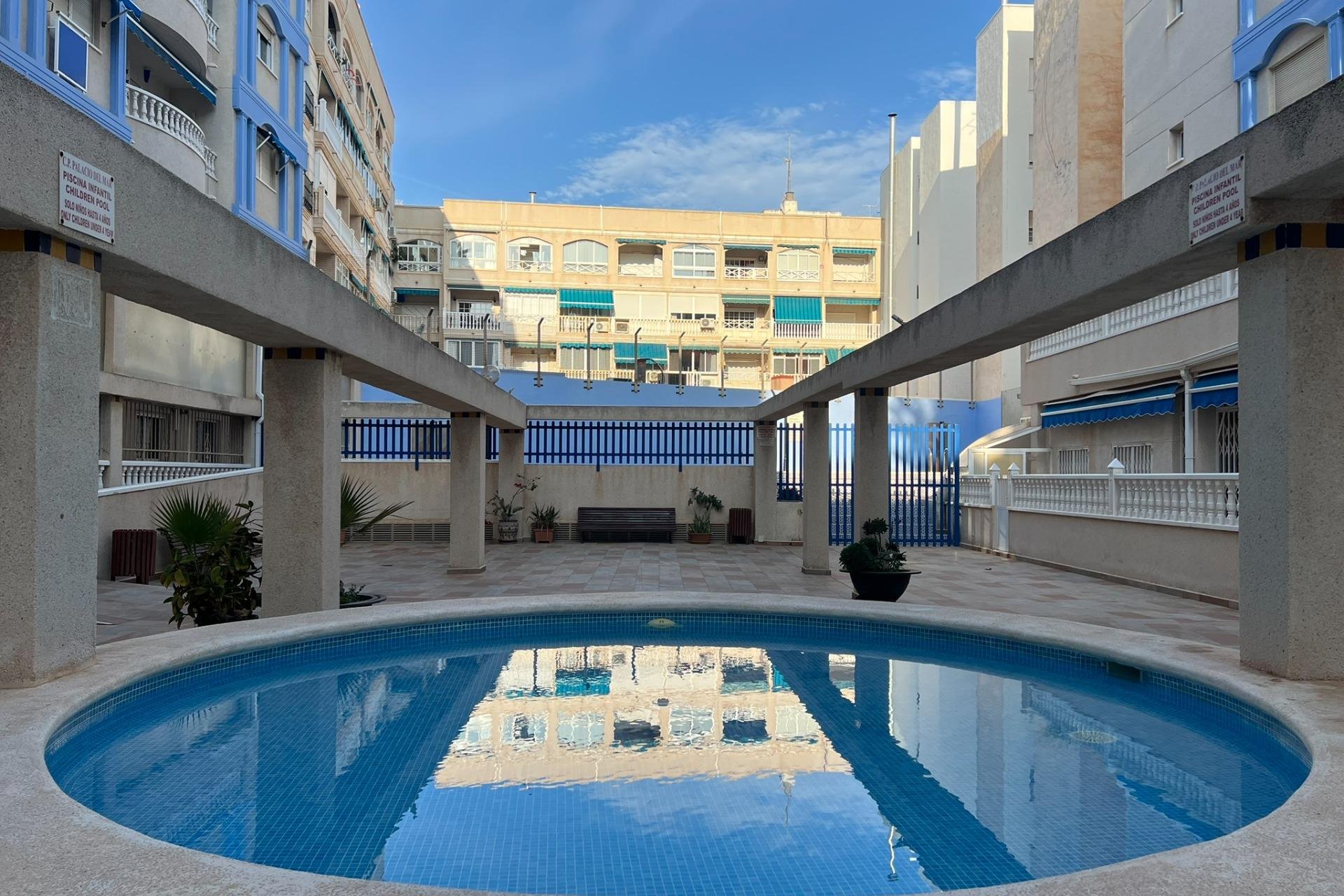 Resale - Apartment - Torrevieja - Playa de los locos