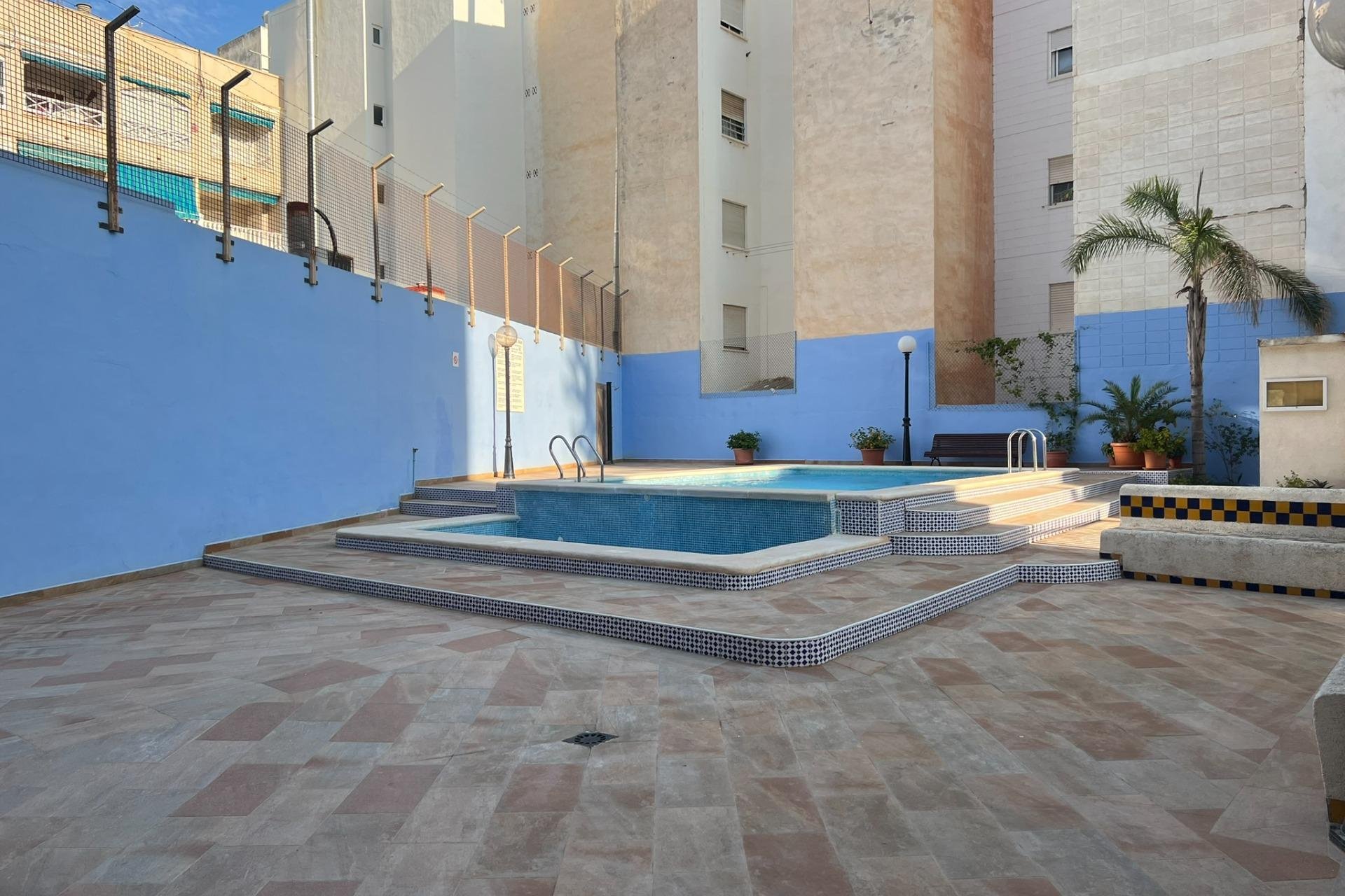 Resale - Apartment - Torrevieja - Playa de los locos