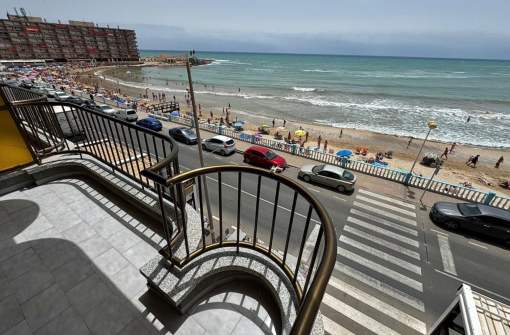 Resale - Apartment - Torrevieja - Playa de los locos