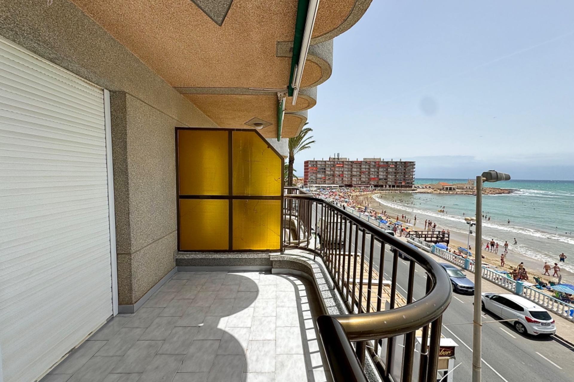 Resale - Apartment - Torrevieja - Playa de los locos