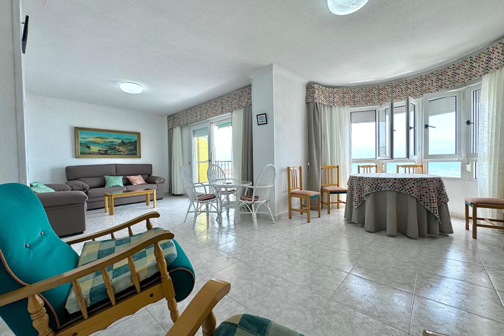 Resale - Apartment - Torrevieja - Playa de los locos