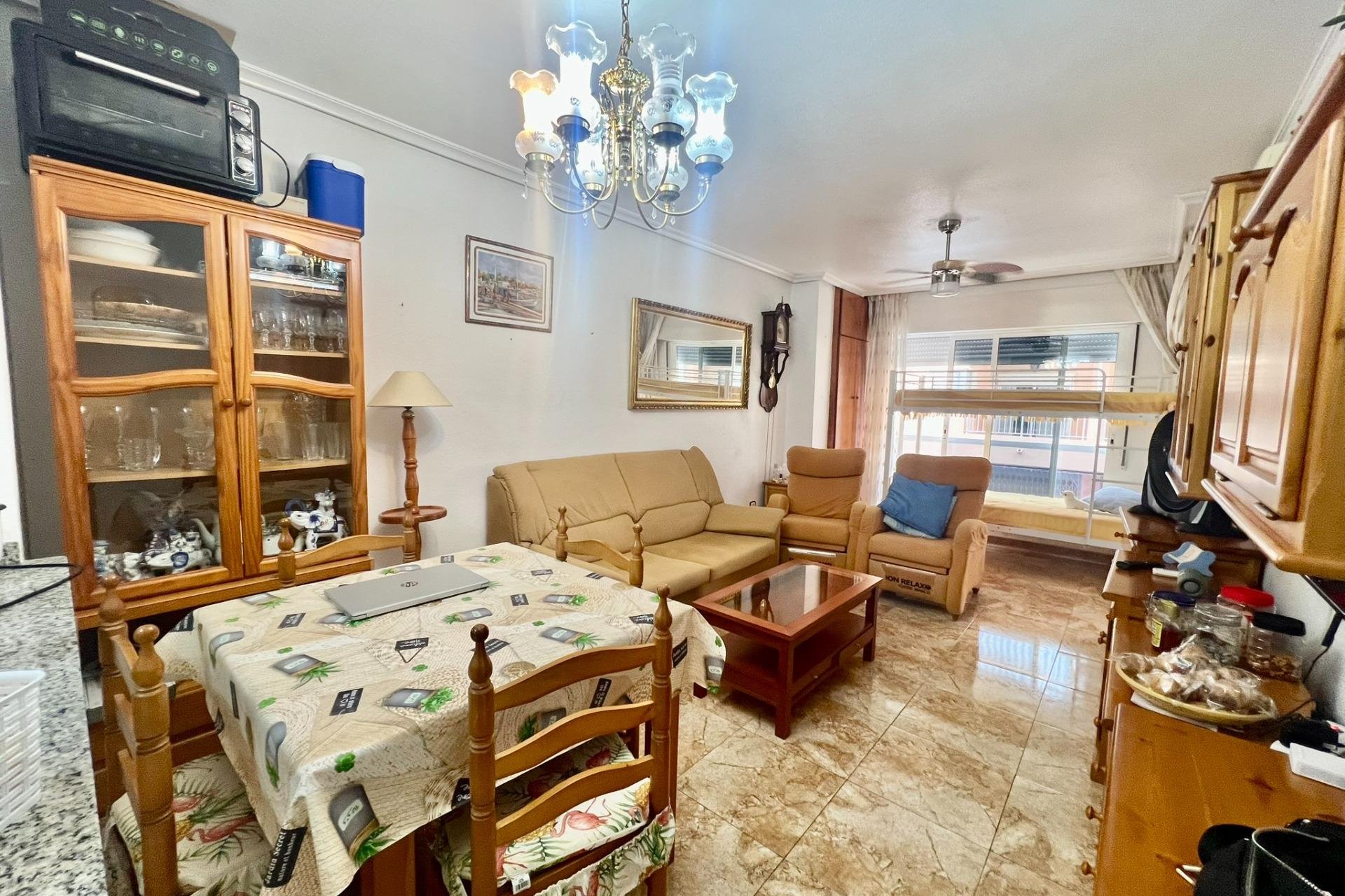 Resale - Apartment - Torrevieja - Playa de los locos