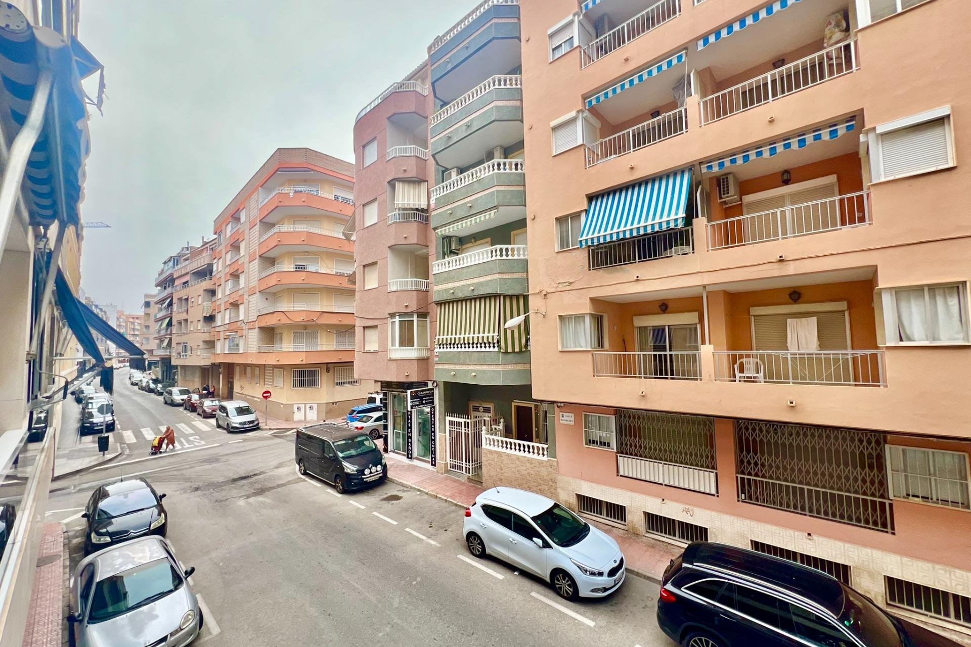 Resale - Apartment - Torrevieja - Playa de los locos