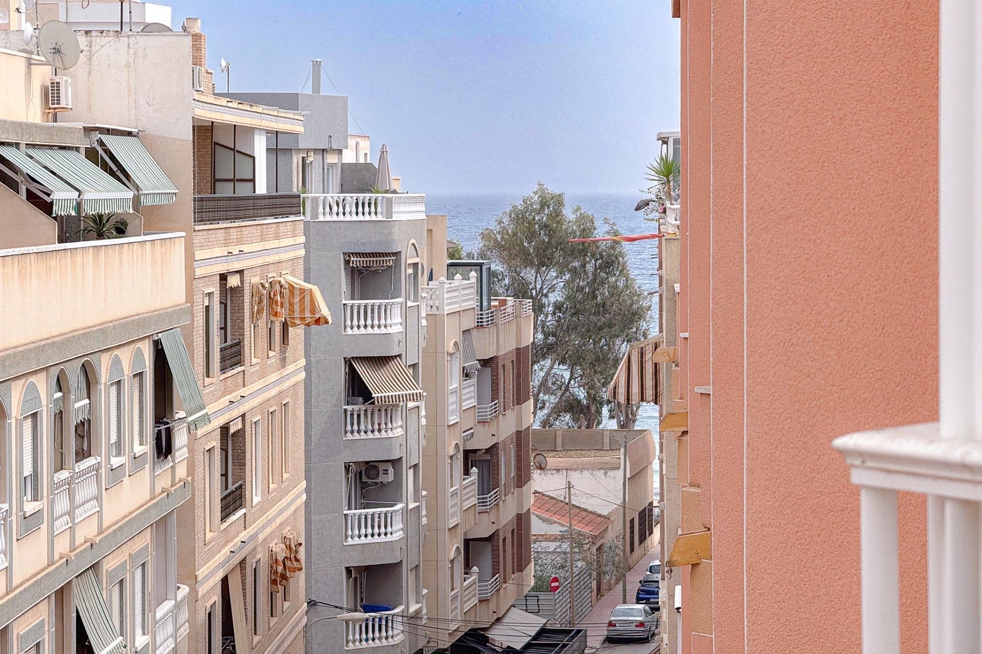 Resale - Apartment - Torrevieja - Playa de los locos