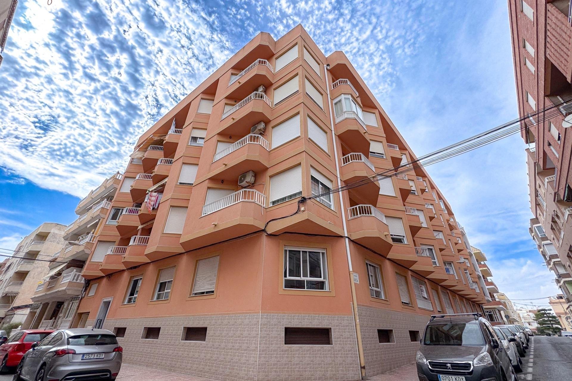 Resale - Apartment - Torrevieja - Playa de los locos