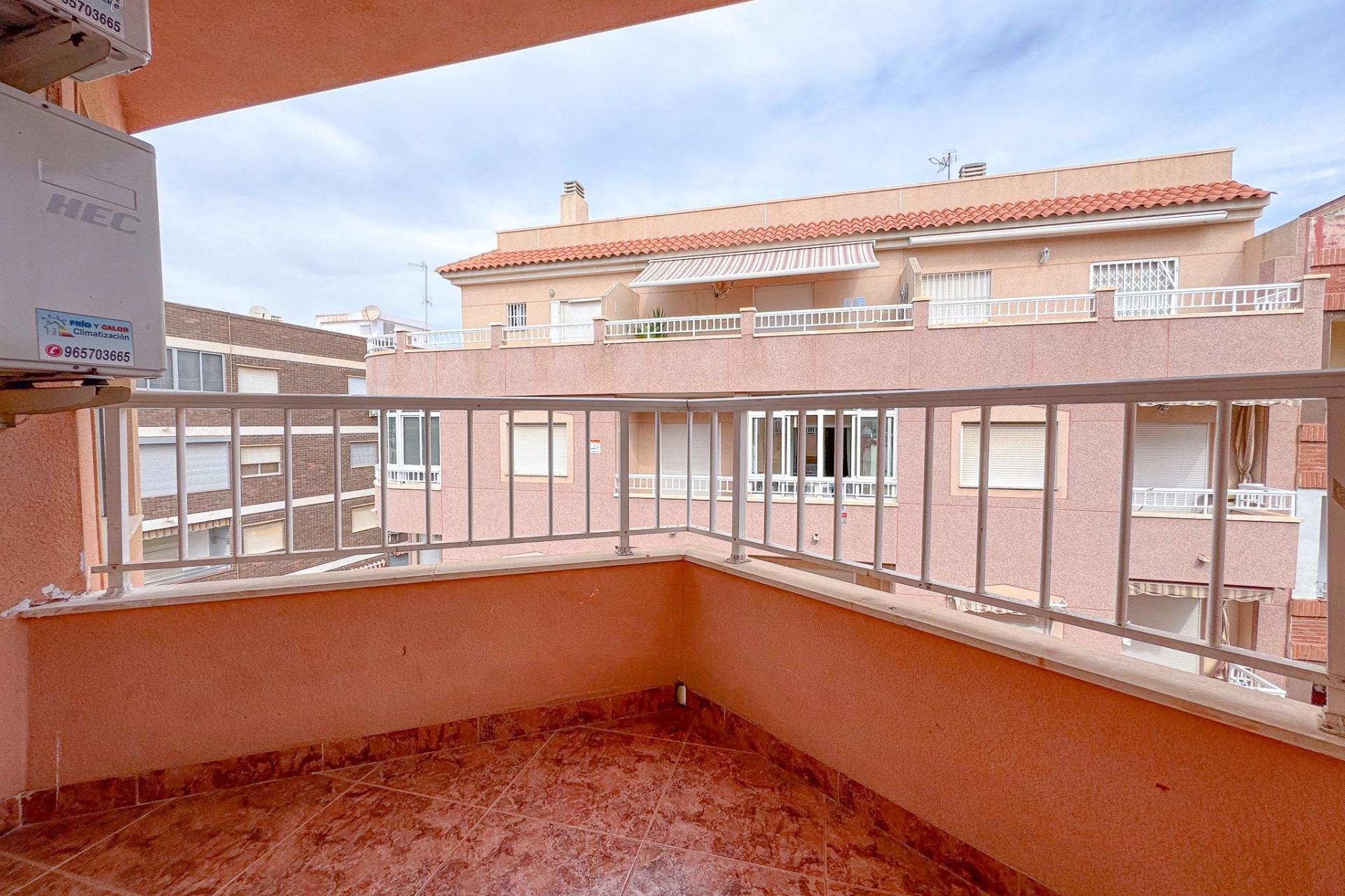 Resale - Apartment - Torrevieja - Playa de los locos