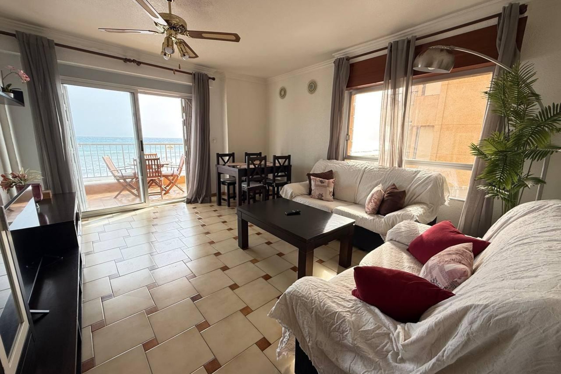 Resale - Apartment - Torrevieja - Playa de los locos