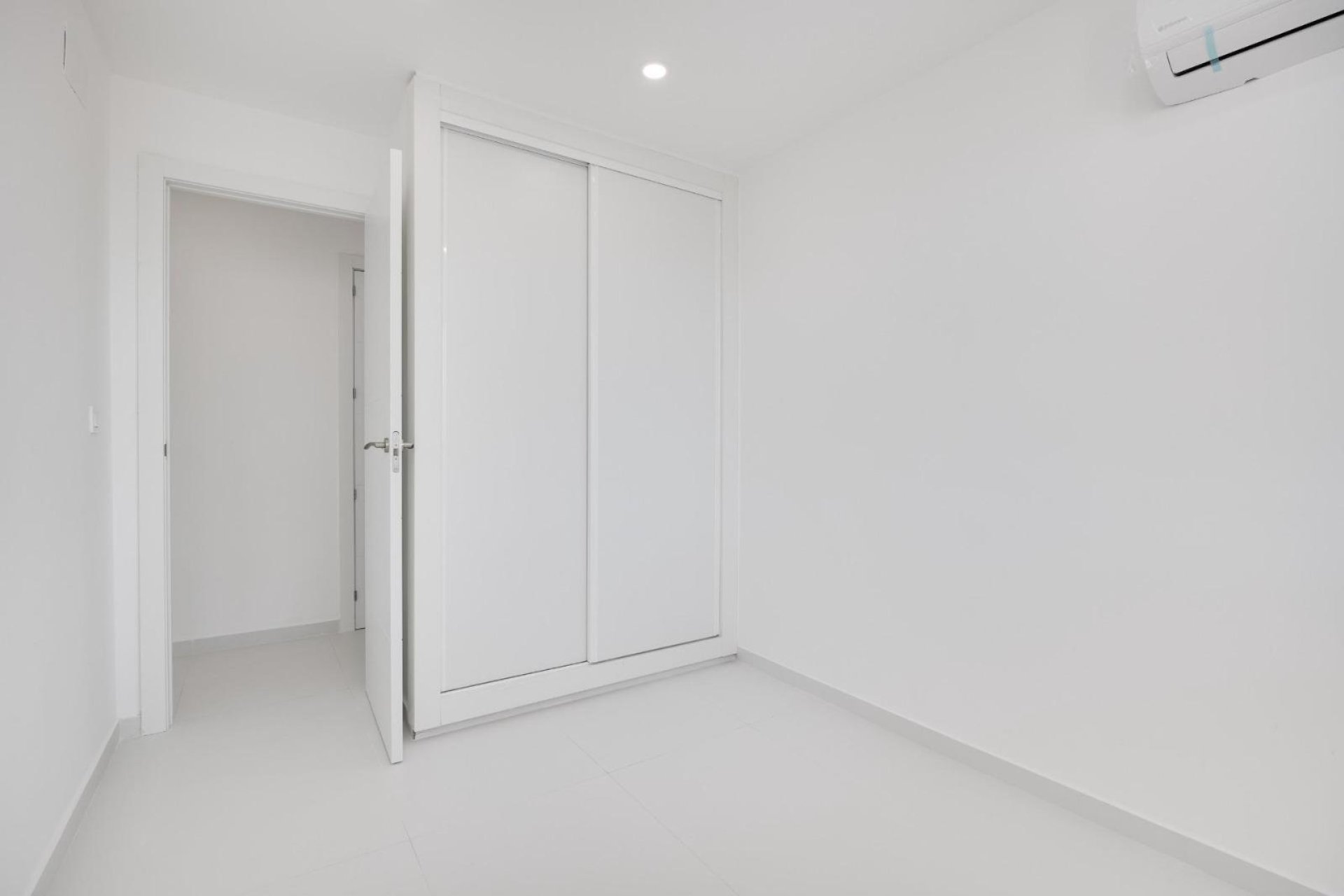 Resale - Apartment - Torrevieja - Playa de los Naufragos