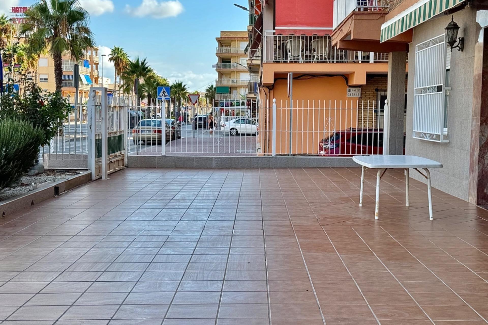 Resale - Apartment - Torrevieja - Playa de los Naufragos