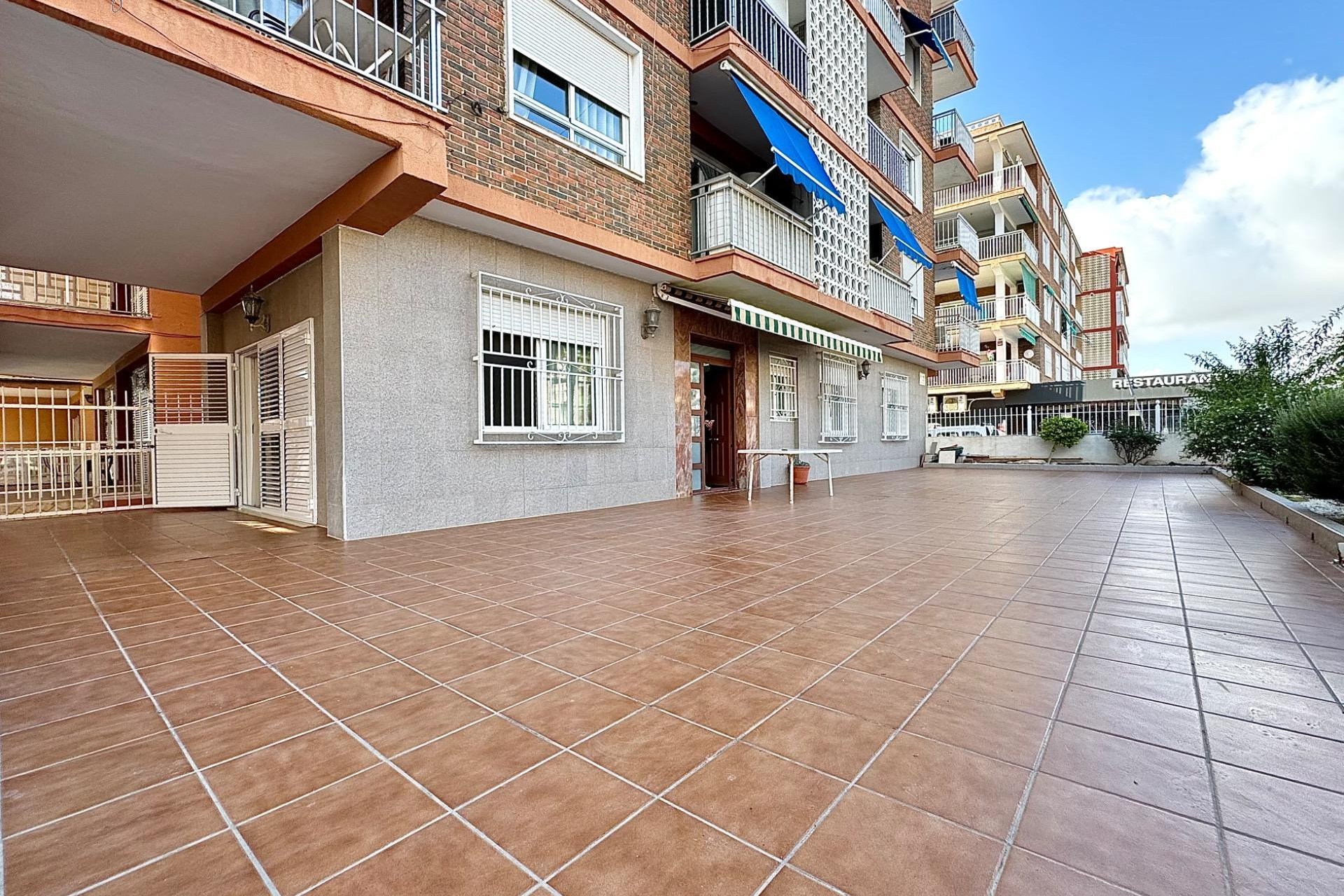 Resale - Apartment - Torrevieja - Playa de los Naufragos