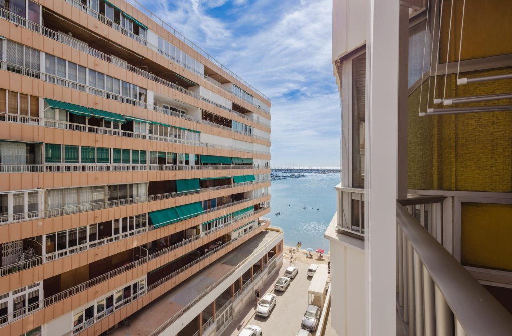 Resale - Apartment - Torrevieja - Playa del Acequión